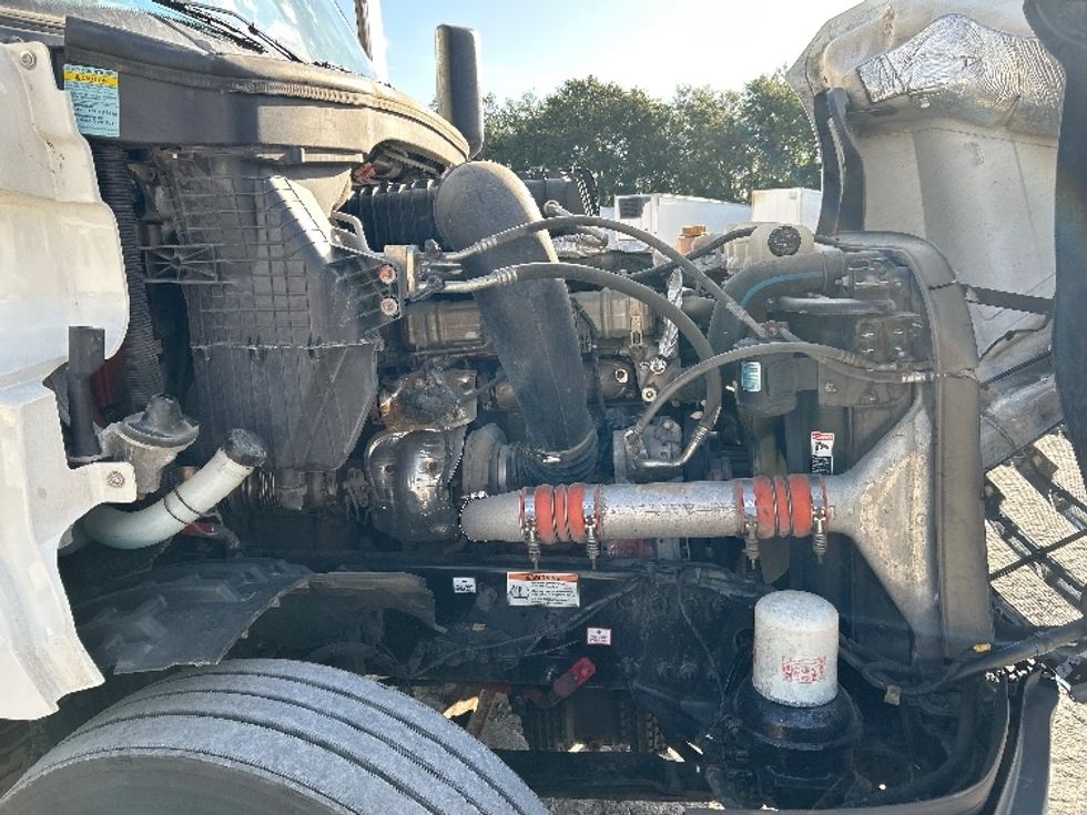 Sleeper Tractor-Heavy Duty Tractors-Freightliner-2023-T12664ST-Plant City-FL-561,595\n\t\tmiles-$ 66,500 - Image 18
