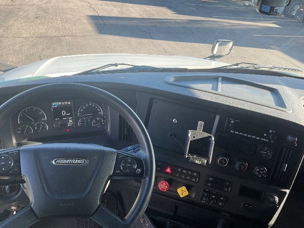 Sleeper Tractor-Heavy Duty Tractors-Freightliner-2023-T12664ST-Plymouth-MI-605,821\n\t\tmiles-$ 60,250 - Image 11