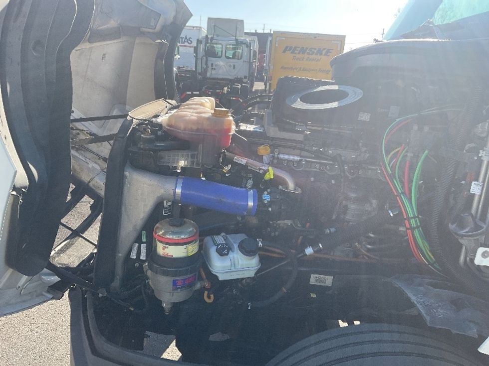 Sleeper Tractor-Heavy Duty Tractors-Freightliner-2023-T12664ST-Plymouth-MI-605,821\n\t\tmiles-$ 60,250 - Image 21