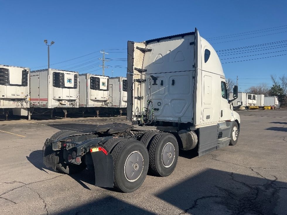 Sleeper Tractor-Heavy Duty Tractors-Freightliner-2023-T12664ST-Plymouth-MI-605,821\n\t\tmiles-$ 60,250 - Image 7