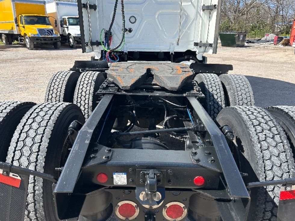 Sleeper Tractor-Heavy Duty Tractors-Freightliner-2023-T12664ST-Poplar Bluff-MO-646,427\n\t\tmiles-$ 58,750 - Image 6