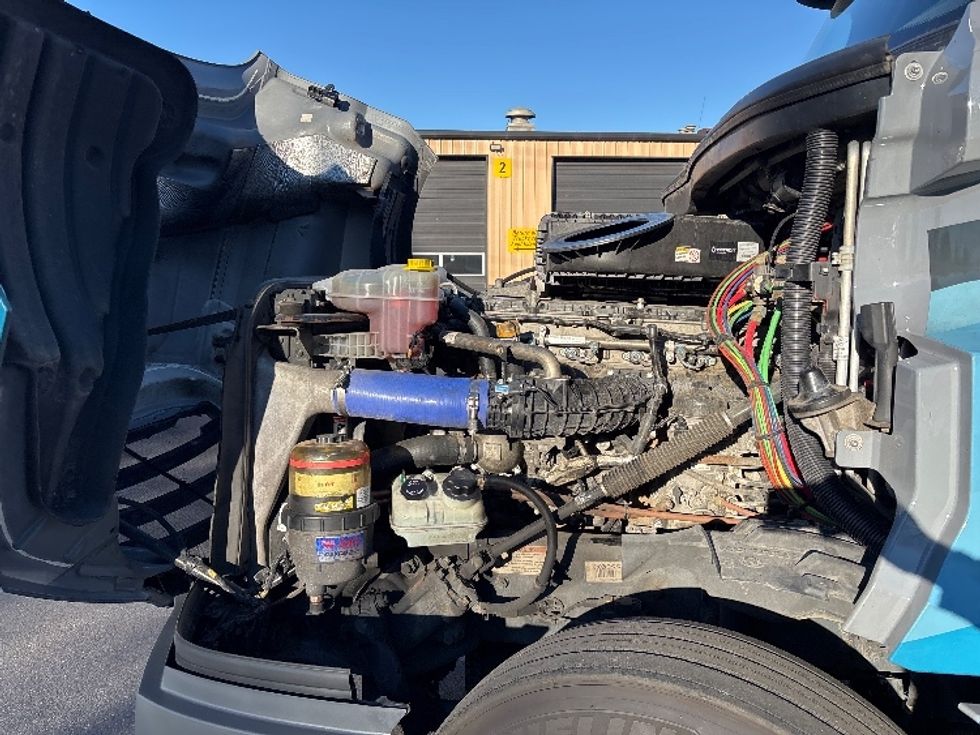 Sleeper Tractor-Heavy Duty Tractors-Freightliner-2023-T12664ST-Portland-OR-581,777\n\t\tmiles-$ 69,250 - Image 21