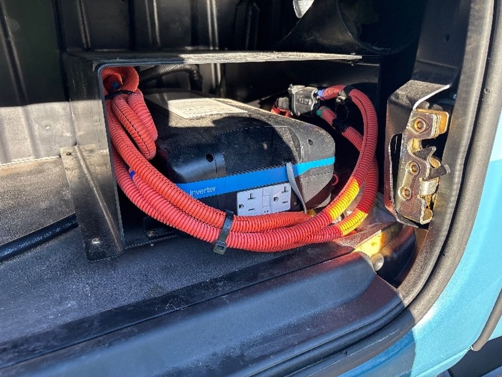 Sleeper Tractor-Heavy Duty Tractors-Freightliner-2023-T12664ST-Portland-OR-581,777\n\t\tmiles-$ 69,250 - Image 23