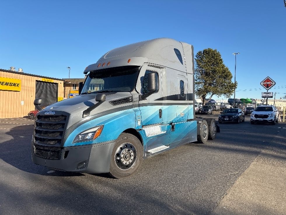 Sleeper Tractor-Heavy Duty Tractors-Freightliner-2023-T12664ST-Portland-OR-581,777\n\t\tmiles-$ 69,250 - Image 3
