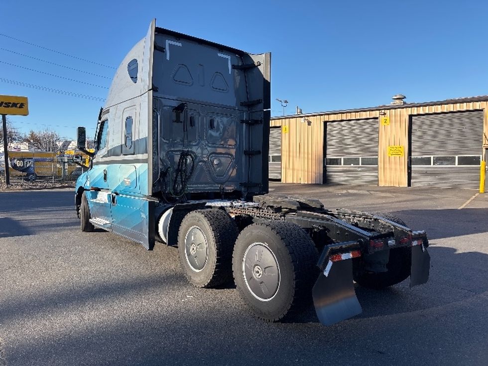 Sleeper Tractor-Heavy Duty Tractors-Freightliner-2023-T12664ST-Portland-OR-581,777\n\t\tmiles-$ 69,250 - Image 5