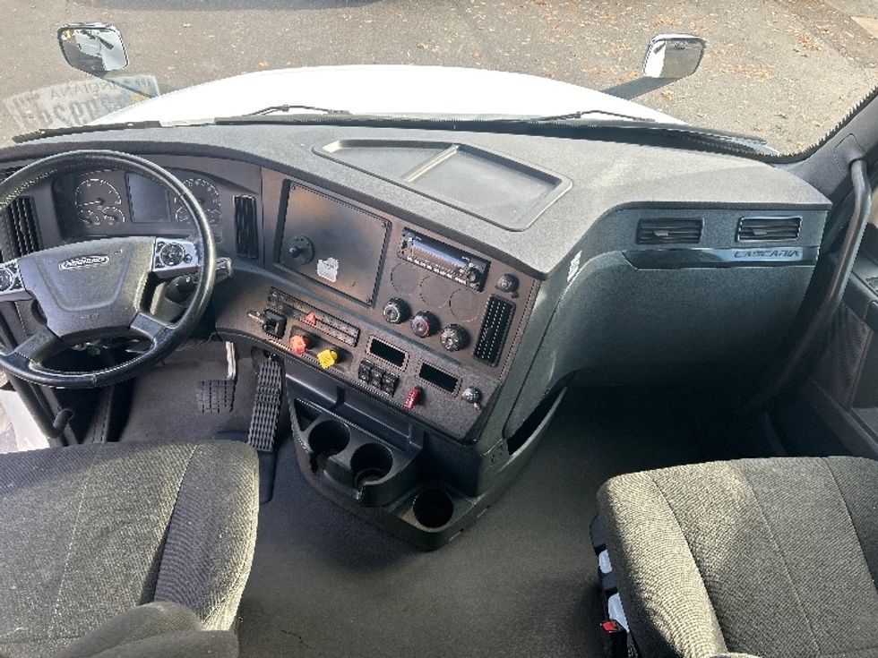 Sleeper Tractor-Heavy Duty Tractors-Freightliner-2023-T12664ST-Portland-OR-583,941\n\t\tmiles-$ 71,500 - Image 12