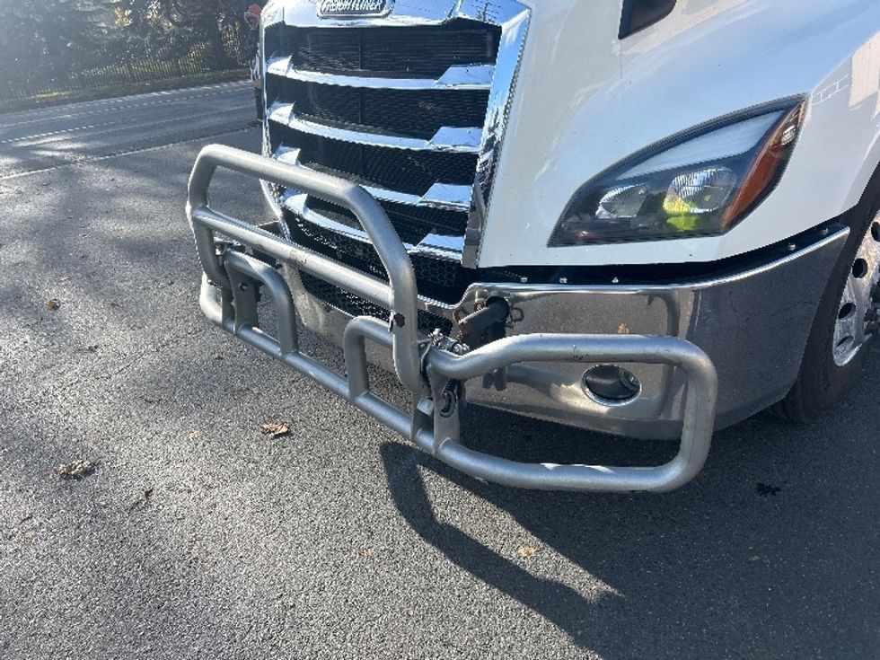 Sleeper Tractor-Heavy Duty Tractors-Freightliner-2023-T12664ST-Portland-OR-583,941\n\t\tmiles-$ 71,500 - Image 22