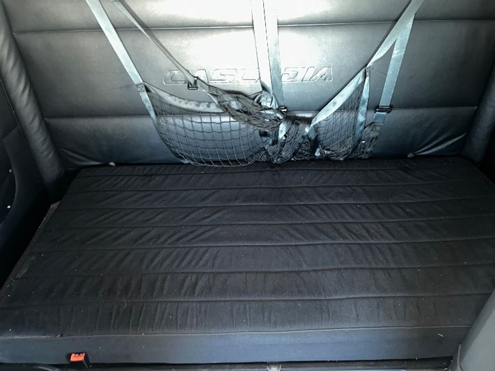 Sleeper Tractor-Heavy Duty Tractors-Freightliner-2023-T12664ST-Reading-PA-584,627\n\t\tmiles-$ 63,000 - Image 17