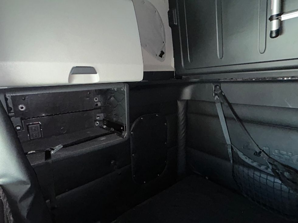 Sleeper Tractor-Heavy Duty Tractors-Freightliner-2023-T12664ST-Reading-PA-584,627\n\t\tmiles-$ 63,000 - Image 19