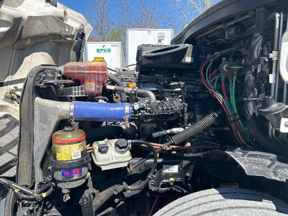 Sleeper Tractor-Heavy Duty Tractors-Freightliner-2023-T12664ST-Reading-PA-584,627\n\t\tmiles-$ 63,000 - Image 21