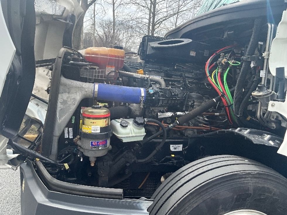 Sleeper Tractor-Heavy Duty Tractors-Freightliner-2023-T12664ST-Reading-PA-622,148\n\t\tmiles-$ 58,500 - Image 21