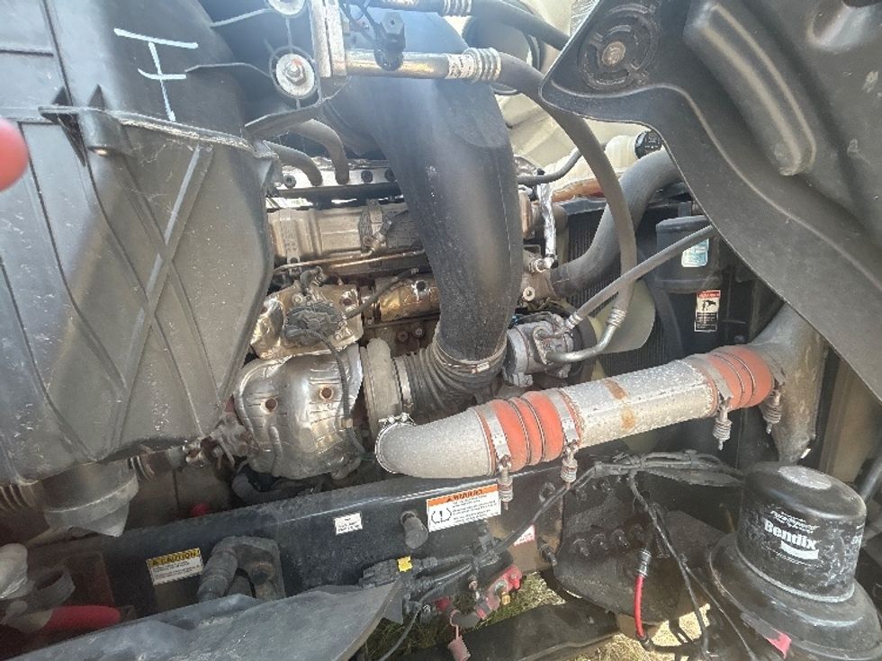 Sleeper Tractor-Heavy Duty Tractors-Freightliner-2023-T12664ST-Richland-MS-588,014\n\t\tmiles-$ 24,000 - Image 19