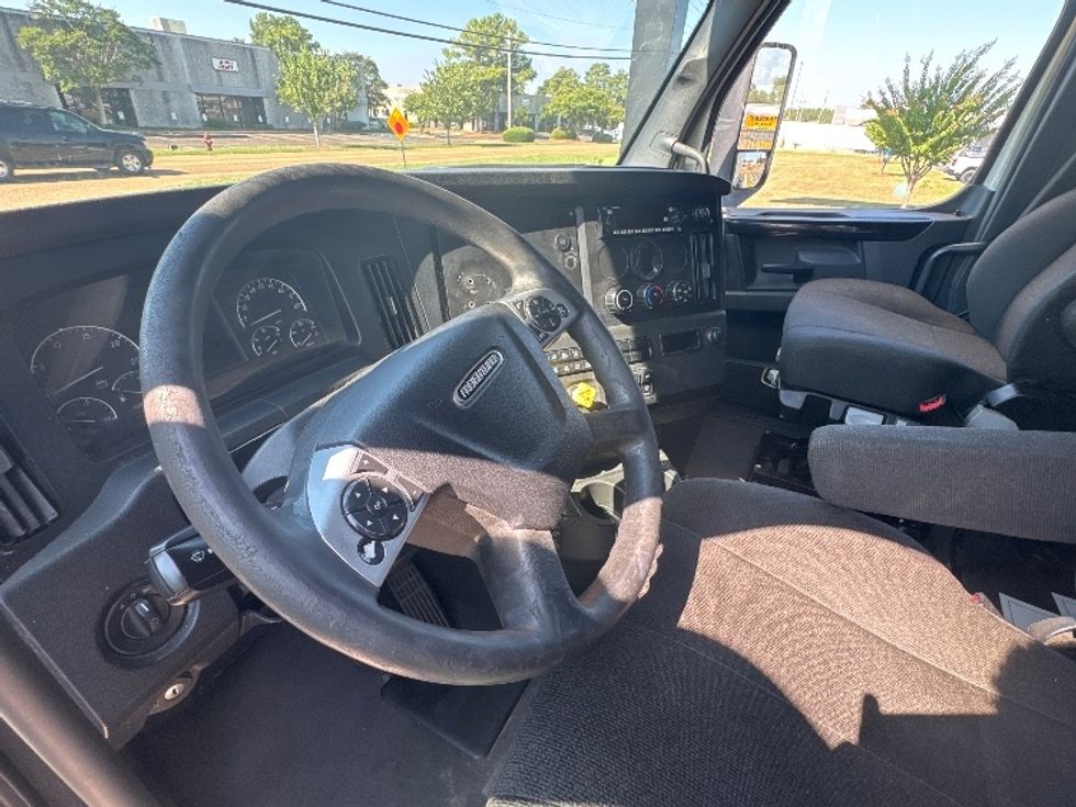 Sleeper Tractor-Heavy Duty Tractors-Freightliner-2023-T12664ST-Richland-MS-603,567\n\t\tmiles-$ 71,000 - Image 10