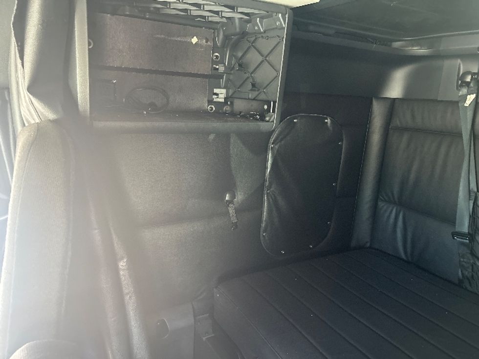 Sleeper Tractor-Heavy Duty Tractors-Freightliner-2023-T12664ST-Riviera Beach-FL-513,435\n\t\tmiles-$ 70,000 - Image 19