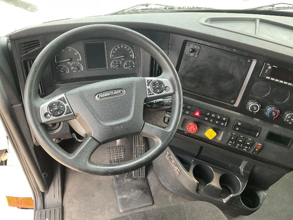 Sleeper Tractor-Heavy Duty Tractors-Freightliner-2023-T12664ST-Round Rock-TX-298,567\n\t\tmiles-$ 97,000 - Image 11