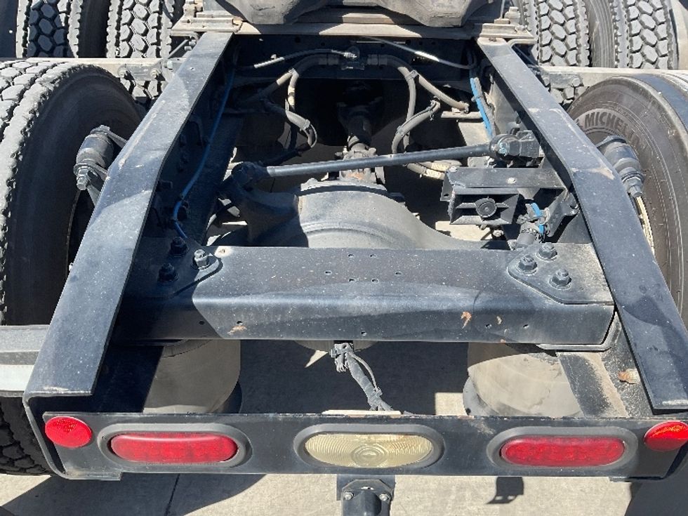 Sleeper Tractor-Heavy Duty Tractors-Freightliner-2023-T12664ST-Round Rock-TX-298,567\n\t\tmiles-$ 97,000 - Image 6