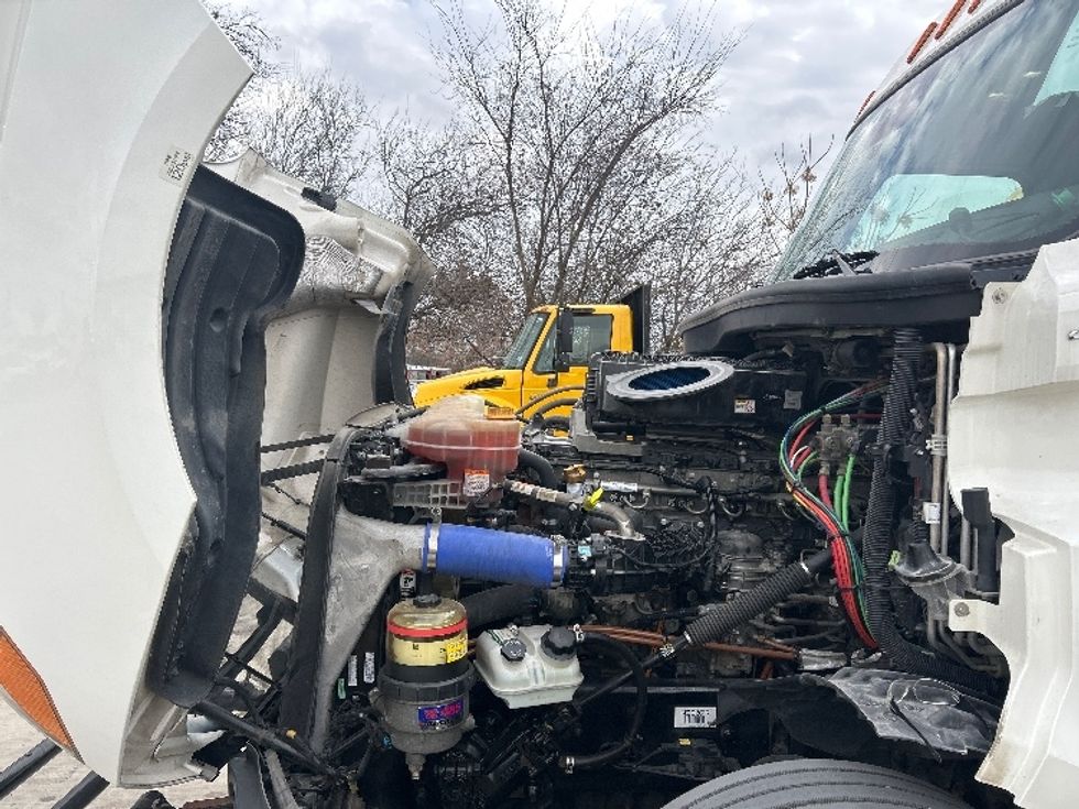 Sleeper Tractor-Heavy Duty Tractors-Freightliner-2023-T12664ST-Round Rock-TX-359,617\n\t\tmiles-$ 91,250 - Image 21