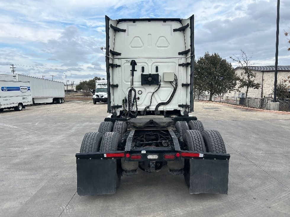 Sleeper Tractor-Heavy Duty Tractors-Freightliner-2023-T12664ST-Round Rock-TX-359,617\n\t\tmiles-$ 91,250 - Image 6