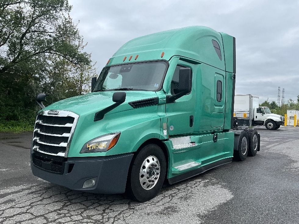 Sleeper Tractor-Heavy Duty Tractors-Freightliner-2023-T12664ST-Saint-Laurent-PQ-1,048,738\n\t\tkm-$ 74,750 - Image 3