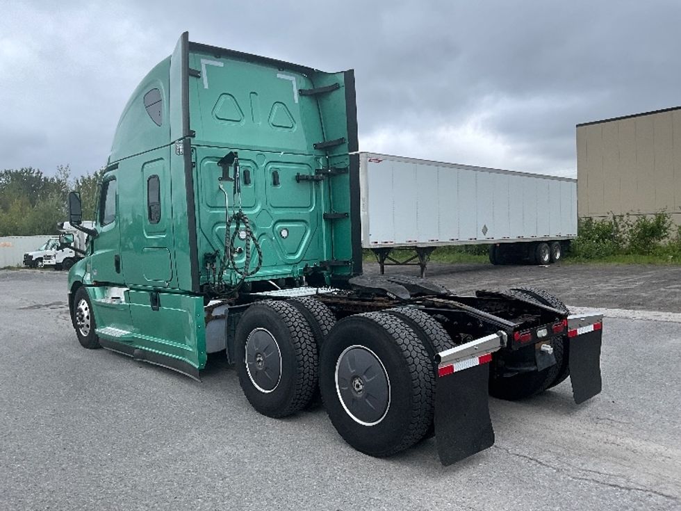 Sleeper Tractor-Heavy Duty Tractors-Freightliner-2023-T12664ST-Saint Laurent-PQ-1,092,142\n\t\tkm-$ 88,750 - Image 5