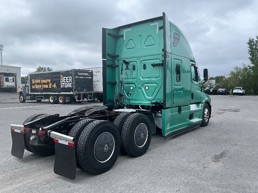Sleeper Tractor-Heavy Duty Tractors-Freightliner-2023-T12664ST-Saint Laurent-PQ-1,092,142\n\t\tkm-$ 88,750 - Image 7