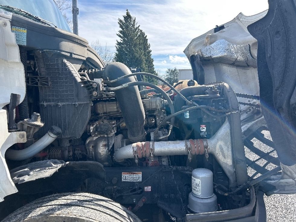 Sleeper Tractor-Heavy Duty Tractors-Freightliner-2023-T12664ST-Salem-VA-708,754\n\t\tmiles-$ 52,250 - Image 20