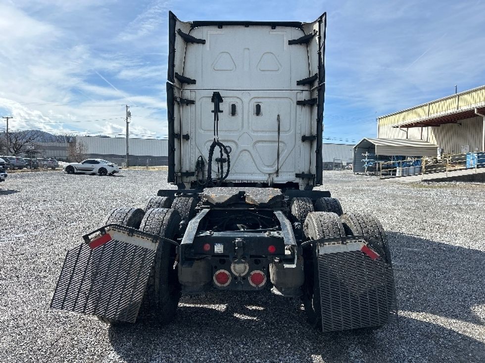 Sleeper Tractor-Heavy Duty Tractors-Freightliner-2023-T12664ST-Salem-VA-708,754\n\t\tmiles-$ 52,250 - Image 6