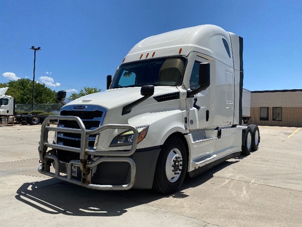 Sleeper Tractor-Heavy Duty Tractors-Freightliner-2023-T12664ST-Salt Lake City-UT-646,941\n\t\tmiles-$ 71,500 - Image 3