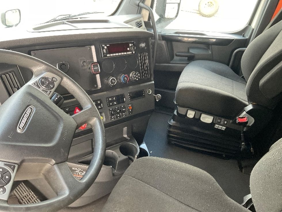 Sleeper Tractor-Heavy Duty Tractors-Freightliner-2023-T12664ST-San Antonio-TX-237,410\n\t\tmiles-$ 102,000 - Image 10