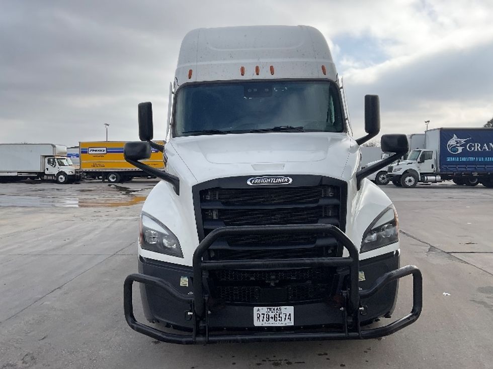 Sleeper Tractor-Heavy Duty Tractors-Freightliner-2023-T12664ST-San Antonio-TX-237,410\n\t\tmiles-$ 102,000 - Image 2
