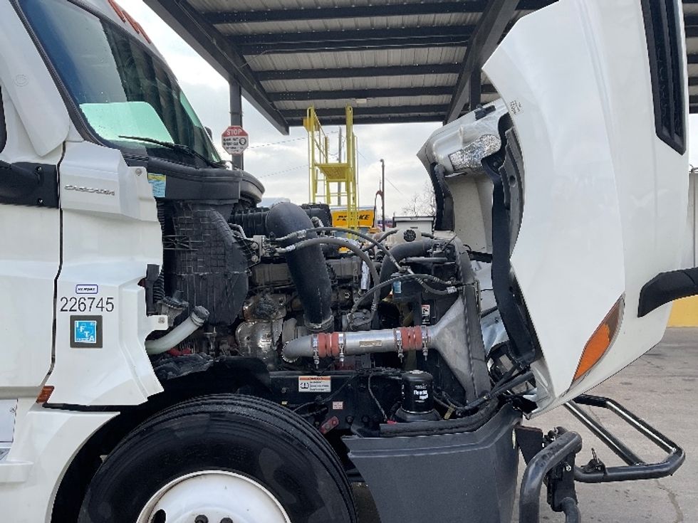 Sleeper Tractor-Heavy Duty Tractors-Freightliner-2023-T12664ST-San Antonio-TX-237,410\n\t\tmiles-$ 102,000 - Image 20