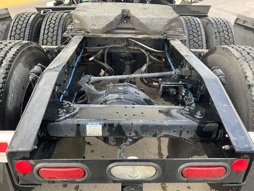 Sleeper Tractor-Heavy Duty Tractors-Freightliner-2023-T12664ST-San Antonio-TX-237,410\n\t\tmiles-$ 102,000 - Image 6