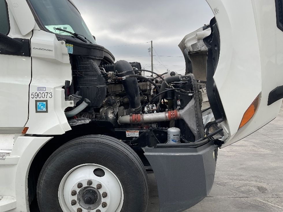 Sleeper Tractor-Heavy Duty Tractors-Freightliner-2023-T12664ST-San Antonio-TX-403,983\n\t\tmiles-$ 85,750 - Image 19