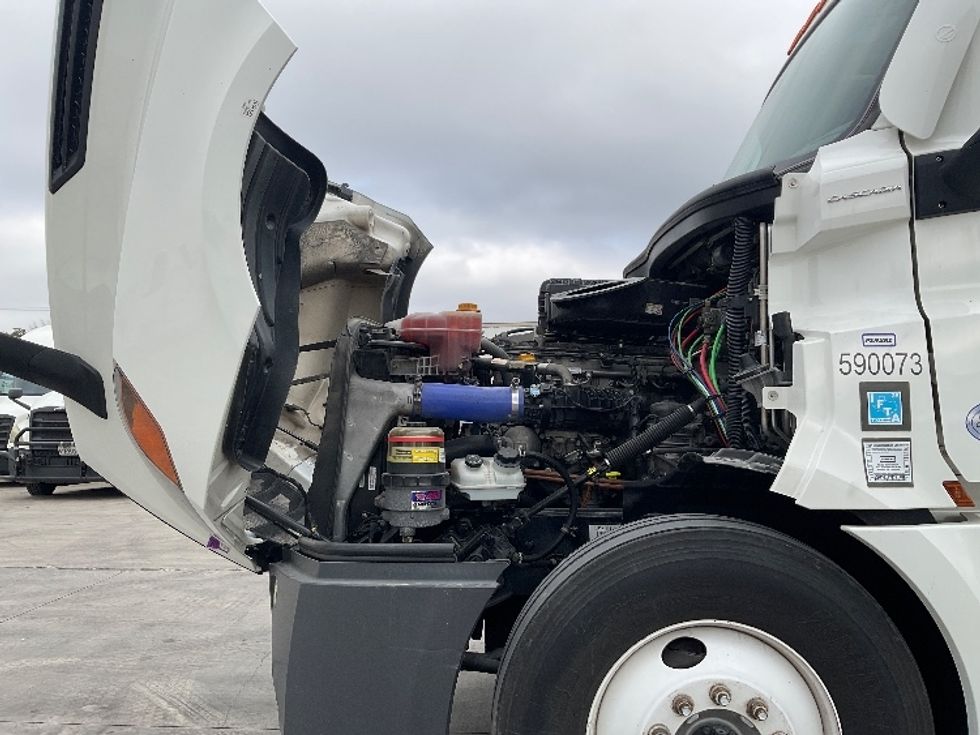 Sleeper Tractor-Heavy Duty Tractors-Freightliner-2023-T12664ST-San Antonio-TX-403,983\n\t\tmiles-$ 85,750 - Image 20