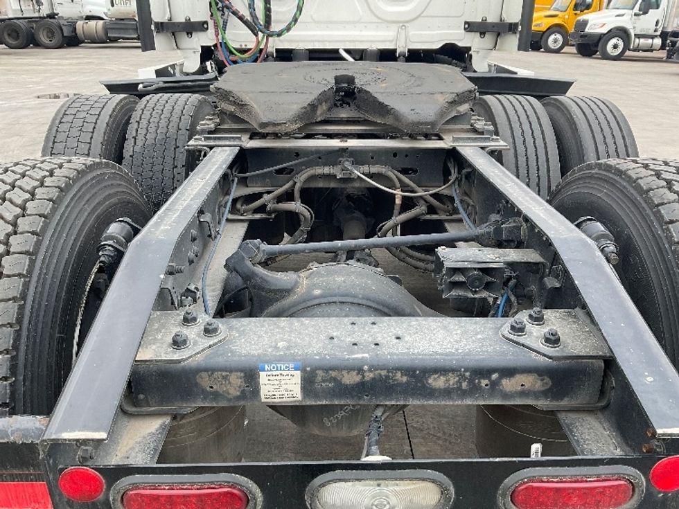 Sleeper Tractor-Heavy Duty Tractors-Freightliner-2023-T12664ST-San Antonio-TX-403,983\n\t\tmiles-$ 85,750 - Image 6