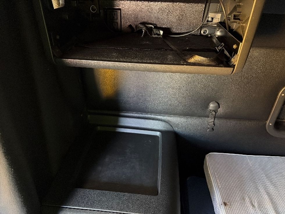 Sleeper Tractor-Heavy Duty Tractors-Freightliner-2023-T12664ST-San Antonio-TX-416,976\n\t\tmiles-$ 84,750 - Image 18