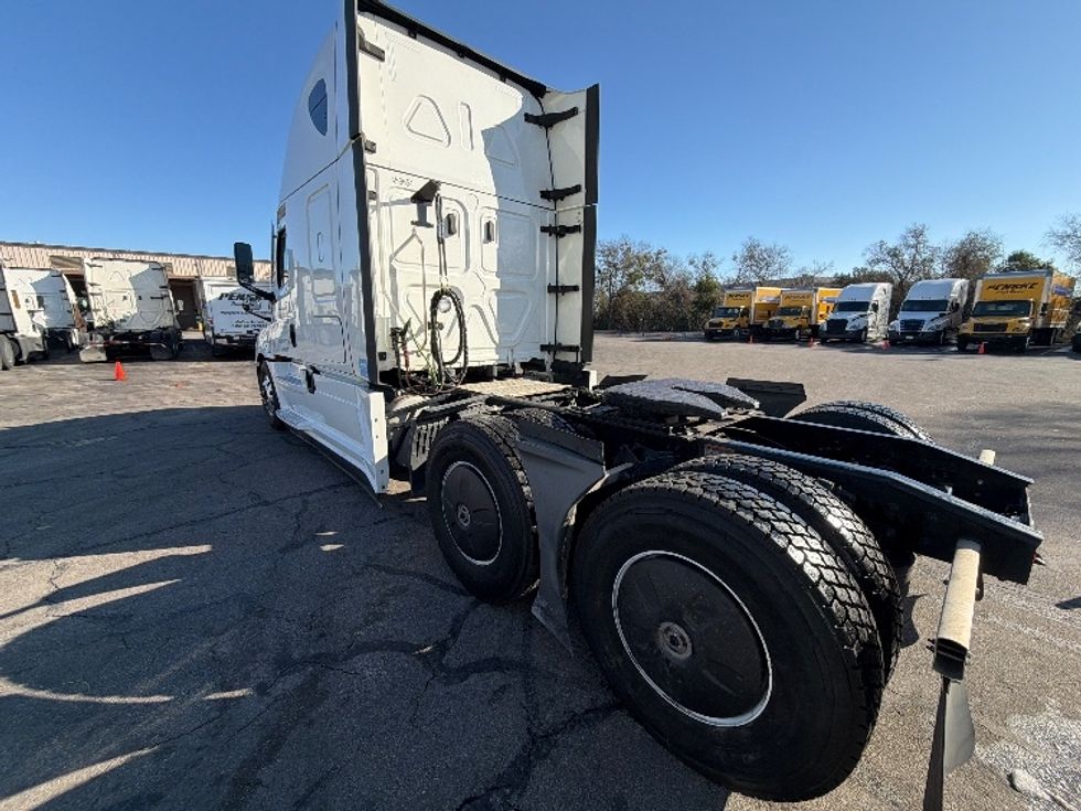 Sleeper Tractor-Heavy Duty Tractors-Freightliner-2023-T12664ST-San Antonio-TX-416,976\n\t\tmiles-$ 84,750 - Image 5