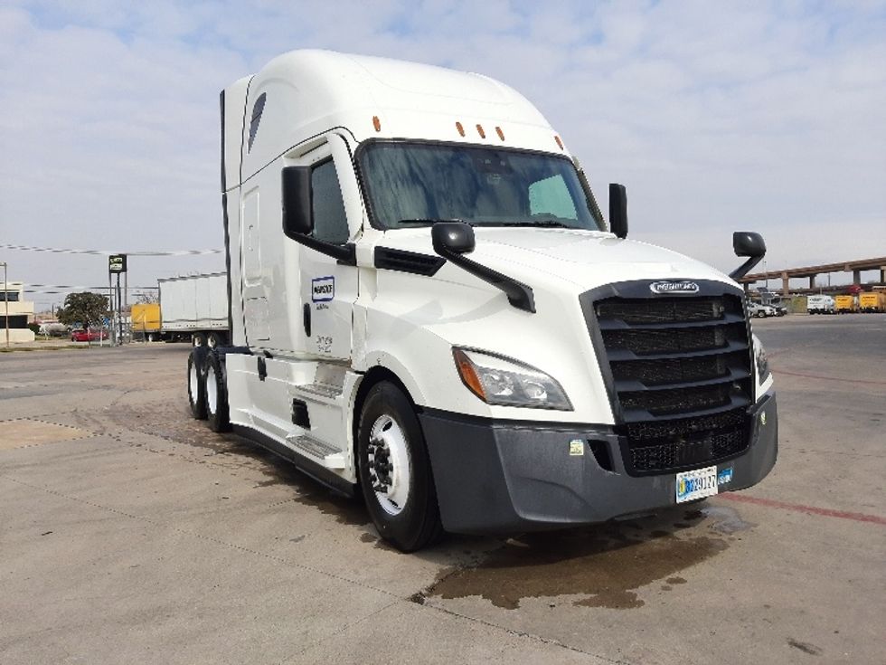 Sleeper Tractor-Heavy Duty Tractors-Freightliner-2023-T12664ST-San Antonio-TX-451,085\n\t\tmiles-$ 80,750 - Image 1