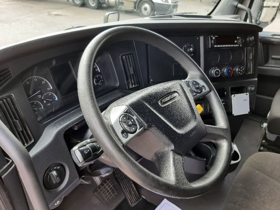 Sleeper Tractor-Heavy Duty Tractors-Freightliner-2023-T12664ST-San Antonio-TX-451,085\n\t\tmiles-$ 80,750 - Image 10