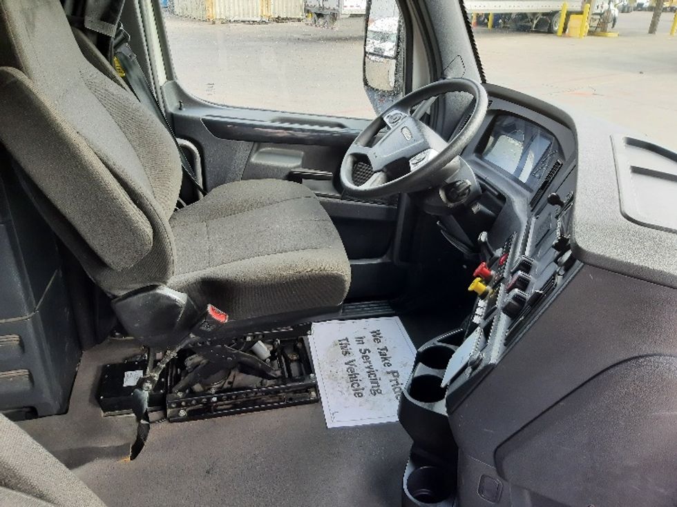 Sleeper Tractor-Heavy Duty Tractors-Freightliner-2023-T12664ST-San Antonio-TX-451,085\n\t\tmiles-$ 80,750 - Image 15