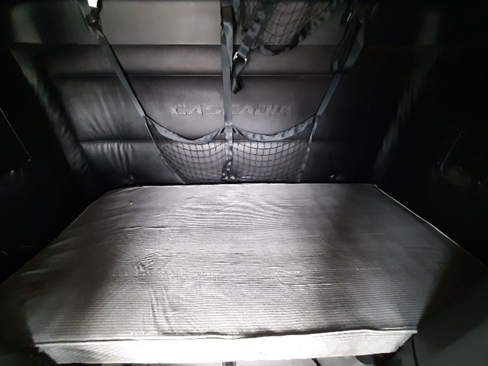 Sleeper Tractor-Heavy Duty Tractors-Freightliner-2023-T12664ST-San Antonio-TX-451,085\n\t\tmiles-$ 80,750 - Image 17