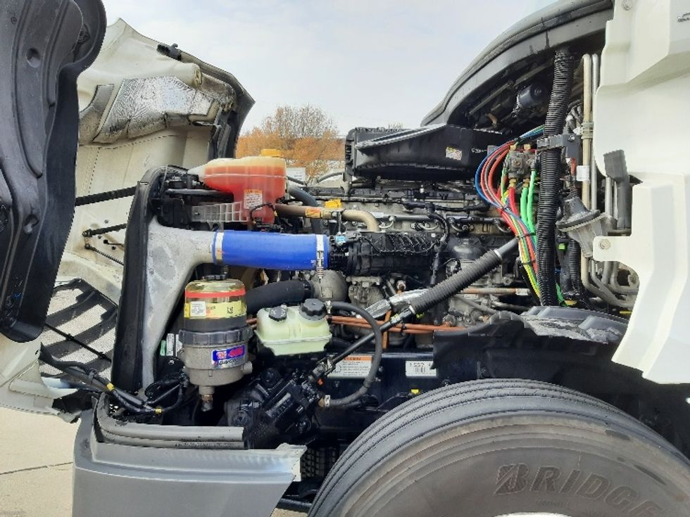 Sleeper Tractor-Heavy Duty Tractors-Freightliner-2023-T12664ST-San Antonio-TX-451,085\n\t\tmiles-$ 80,750 - Image 21