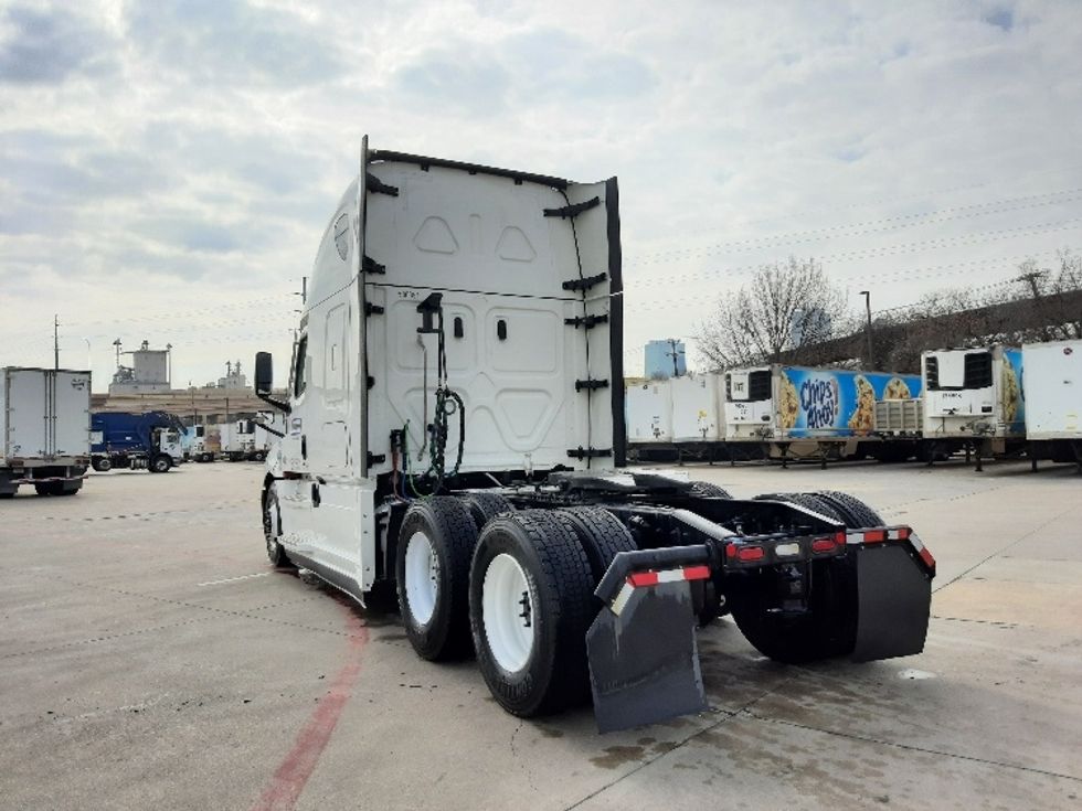 Sleeper Tractor-Heavy Duty Tractors-Freightliner-2023-T12664ST-San Antonio-TX-451,085\n\t\tmiles-$ 80,750 - Image 5