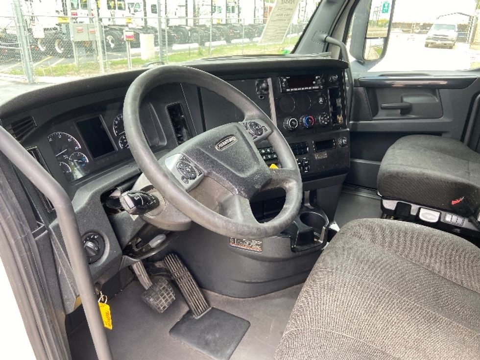 Sleeper Tractor-Heavy Duty Tractors-Freightliner-2023-T12664ST-San Antonio-TX-501,504\n\t\tmiles-$ 78,500 - Image 10
