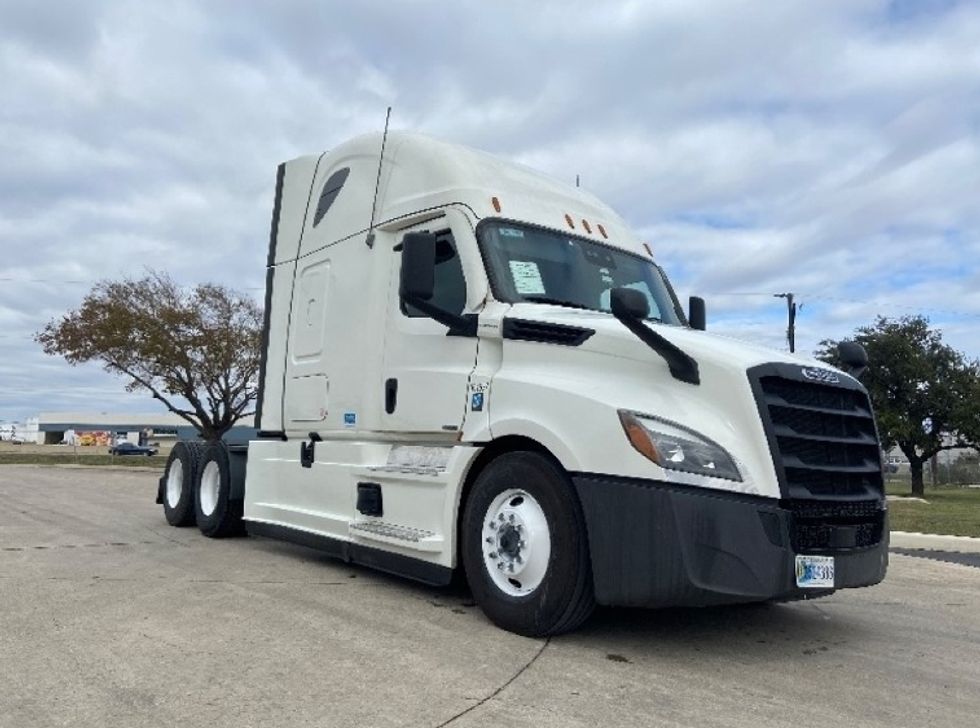 Sleeper Tractor-Heavy Duty Tractors-Freightliner-2023-T12664ST-San Antonio-TX-502,931\n\t\tmiles-$ 75,750 - Image 1