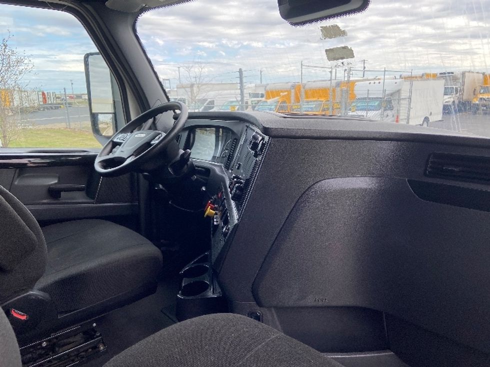 Sleeper Tractor-Heavy Duty Tractors-Freightliner-2023-T12664ST-San Antonio-TX-502,931\n\t\tmiles-$ 75,750 - Image 15