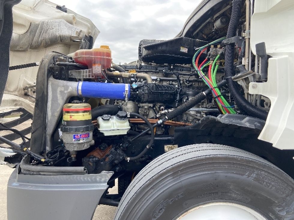 Sleeper Tractor-Heavy Duty Tractors-Freightliner-2023-T12664ST-San Antonio-TX-502,931\n\t\tmiles-$ 75,750 - Image 21