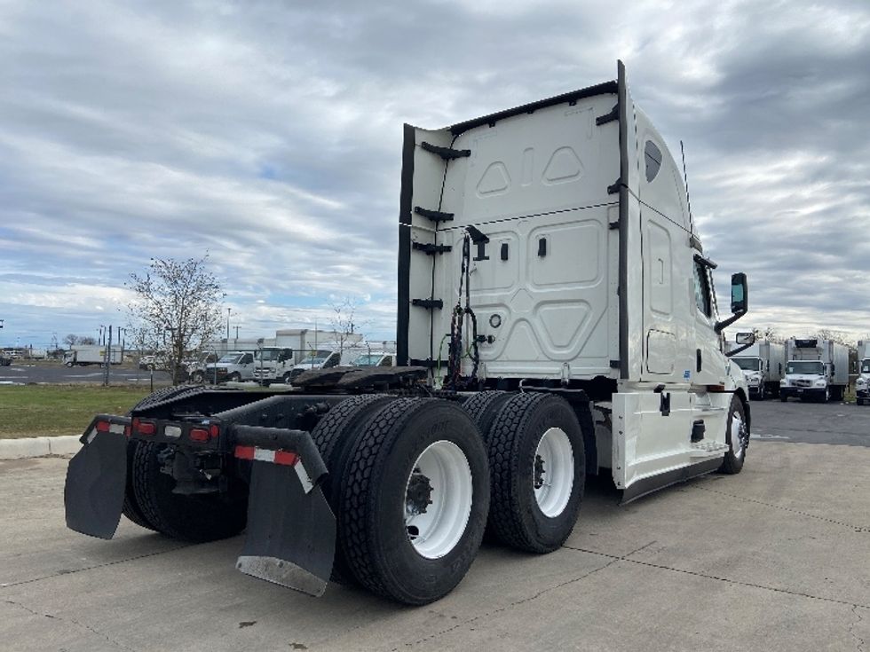 Sleeper Tractor-Heavy Duty Tractors-Freightliner-2023-T12664ST-San Antonio-TX-502,931\n\t\tmiles-$ 75,750 - Image 7