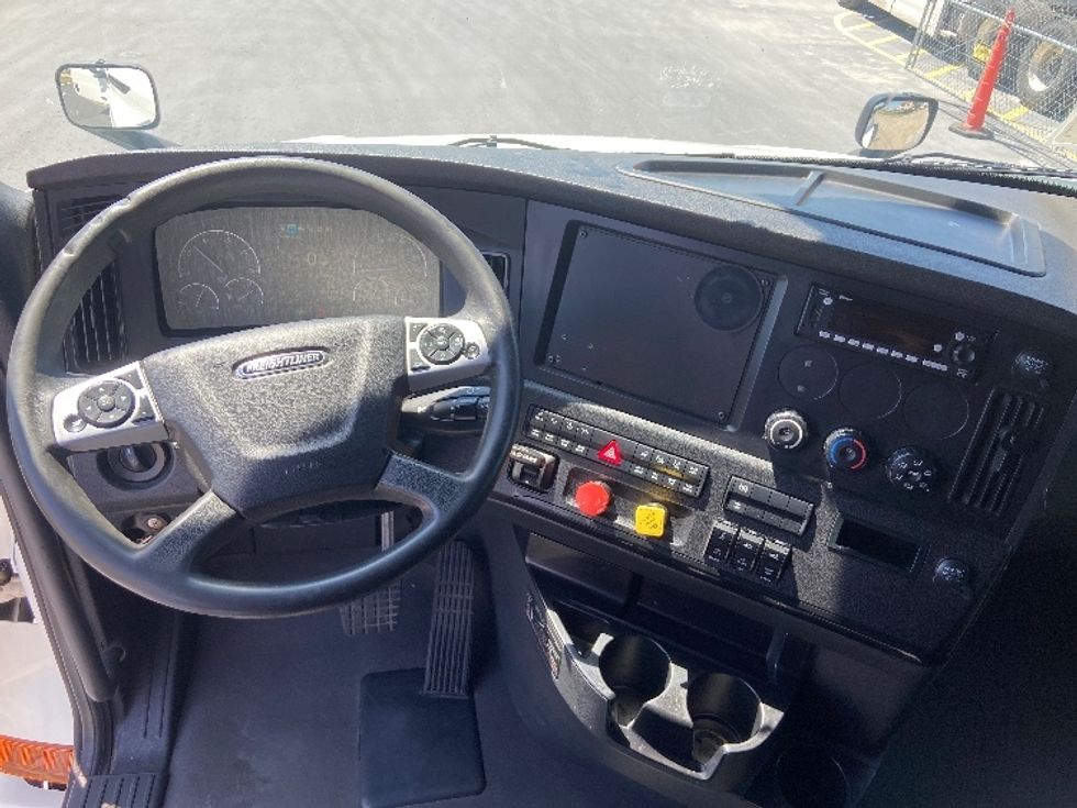 Sleeper Tractor-Heavy Duty Tractors-Freightliner-2023-T12664ST-San Antonio-TX-506,501\n\t\tmiles-$ 76,750 - Image 11