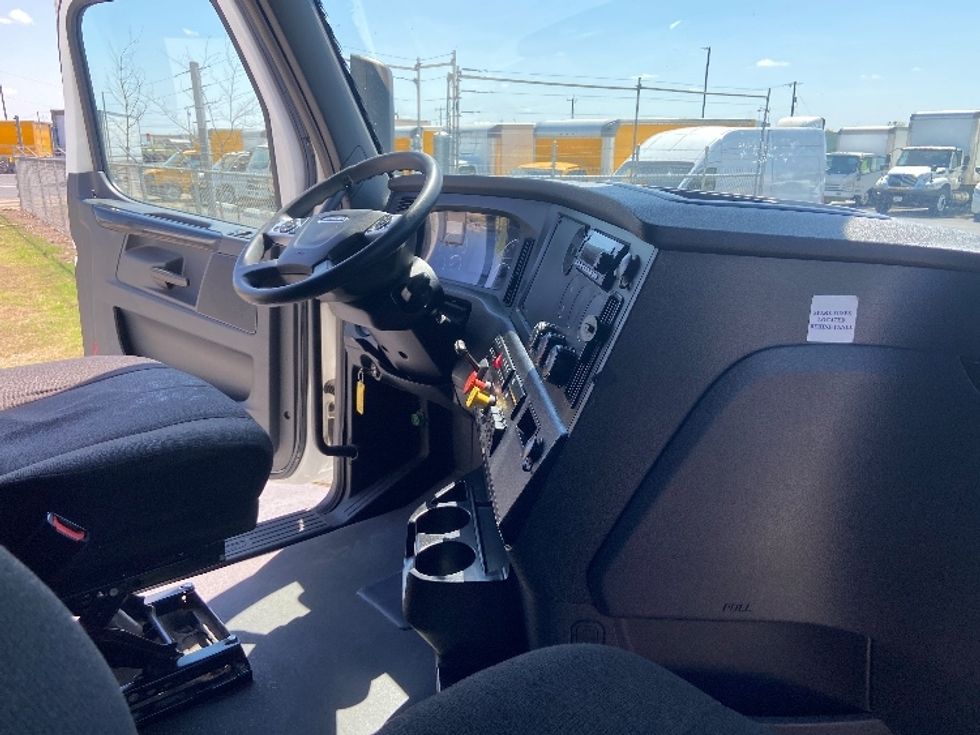 Sleeper Tractor-Heavy Duty Tractors-Freightliner-2023-T12664ST-San Antonio-TX-506,501\n\t\tmiles-$ 76,750 - Image 15